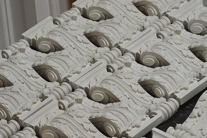 Décor sculpté en staff – résidence privée (Paris)