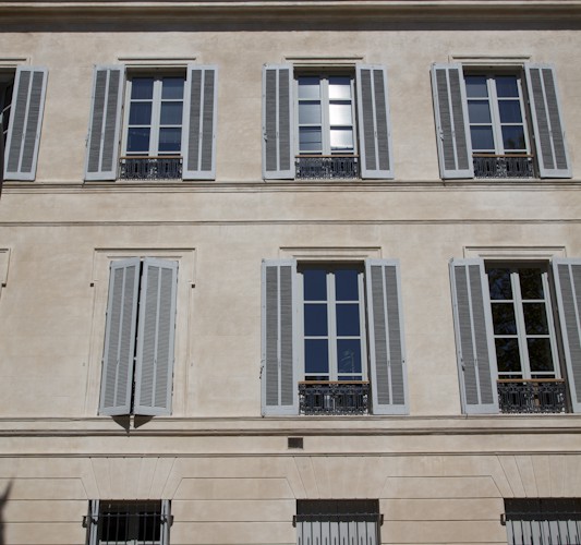 RESTAURATION DE FAÇADES RUE PRADIER À NÎMES  Sèle