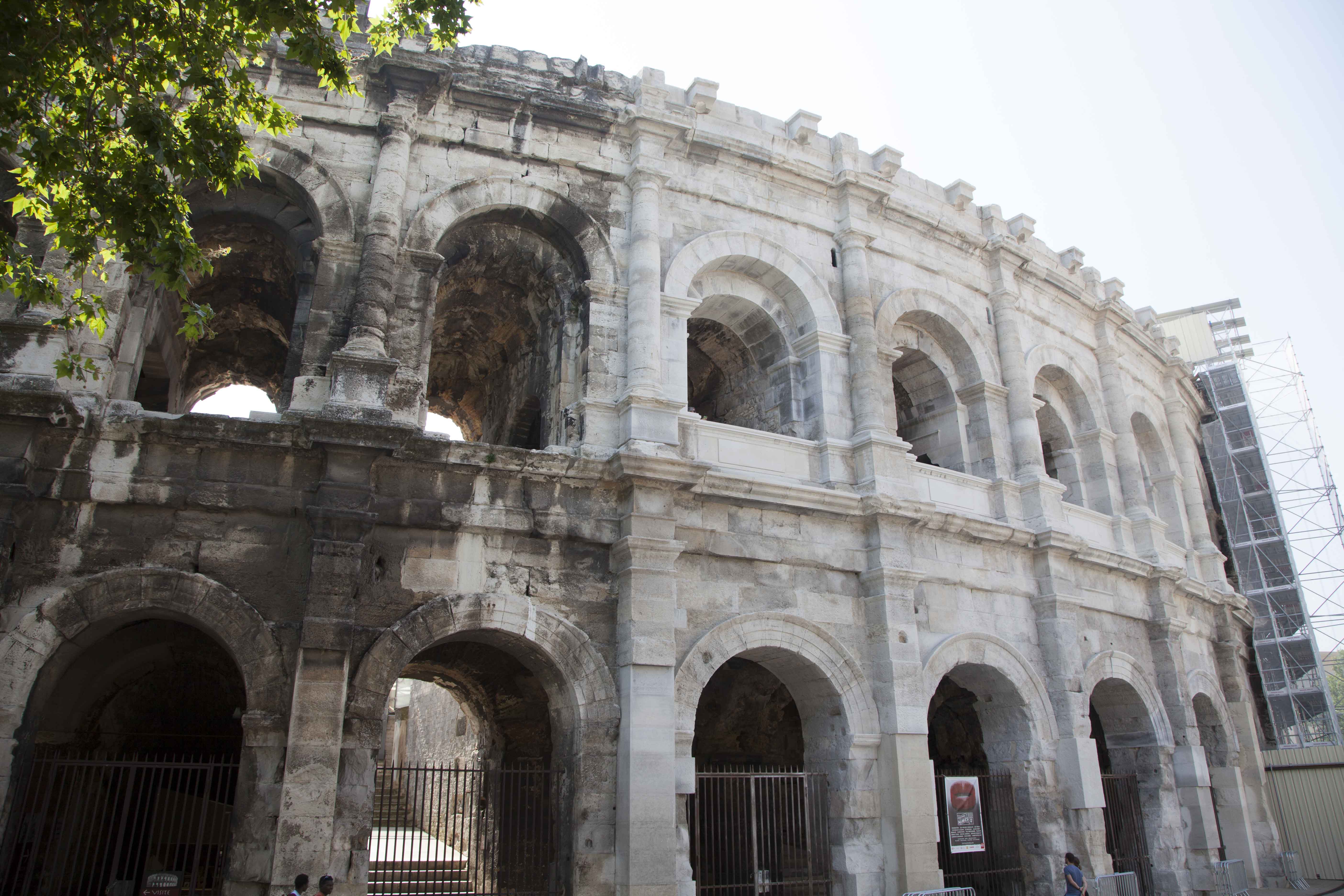 sele restauration amphithéâtre - Nîmes 