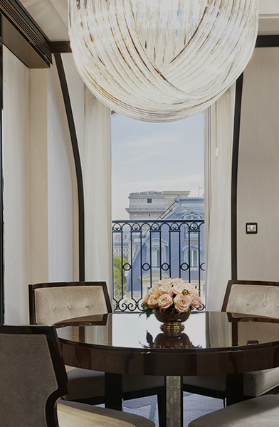 Garden suite dining area