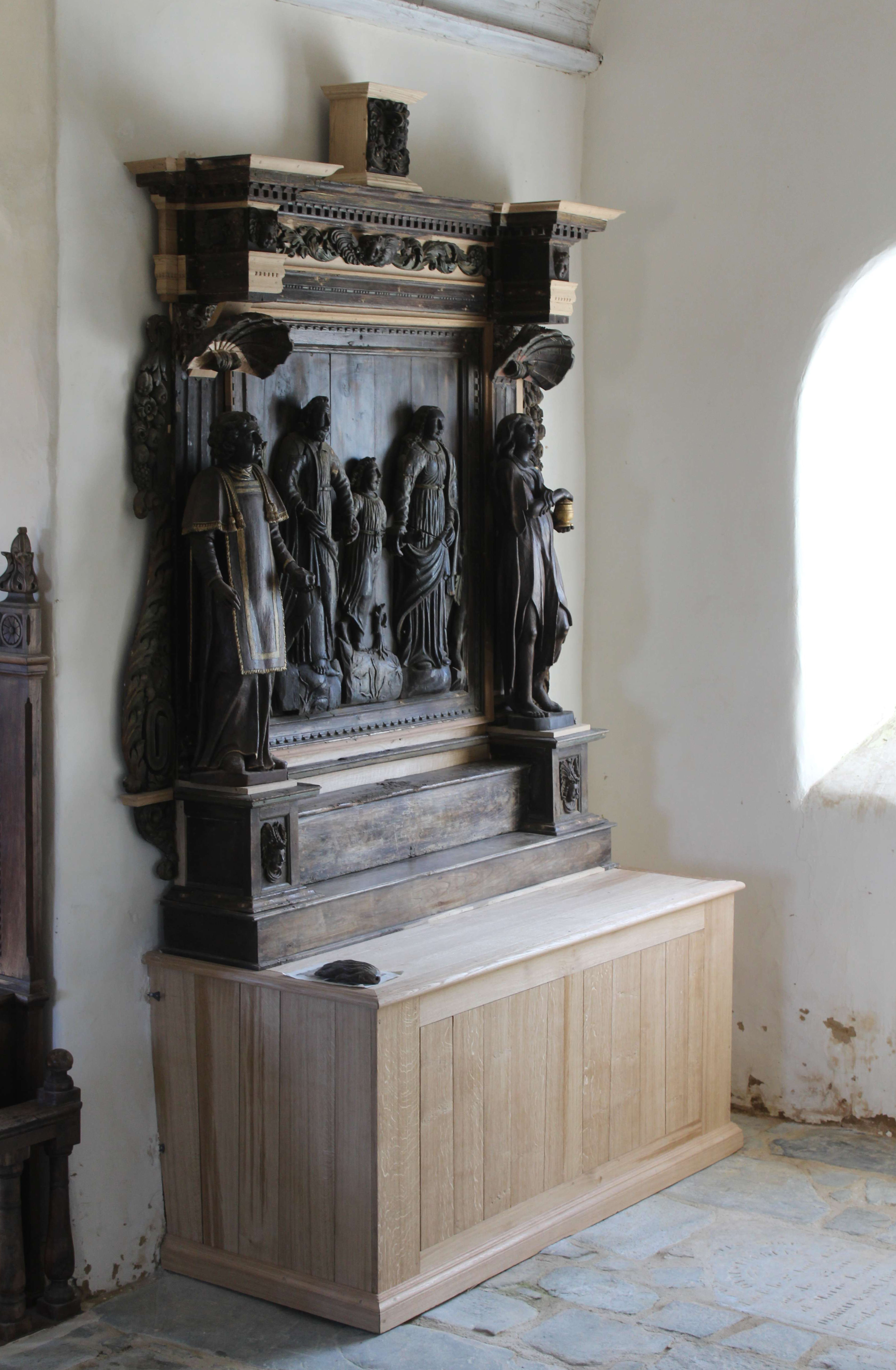 Restauration du retable Sud de l'église Saint-Ezéchiel de Lanvézéac (22)