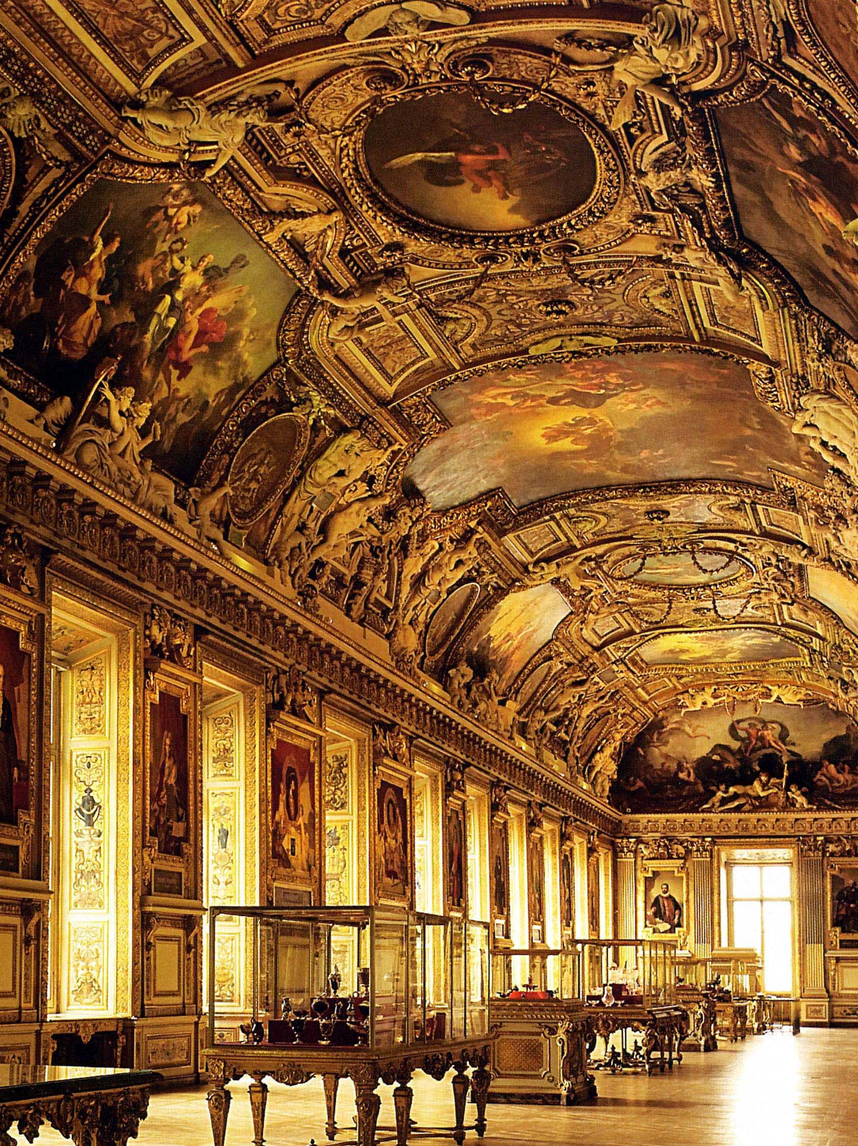 Paris - Musée du Louvre - Restauration des lambris de la Galerie d'Apollon