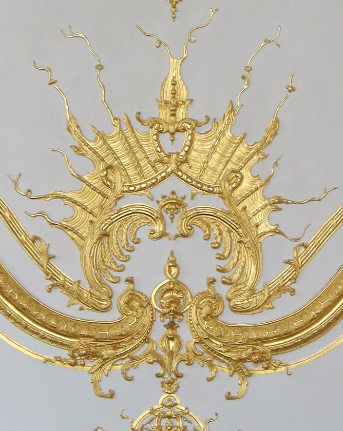 Mairie de Versailles - Salle des mariages - Détail de panneau de boiserie sculpté