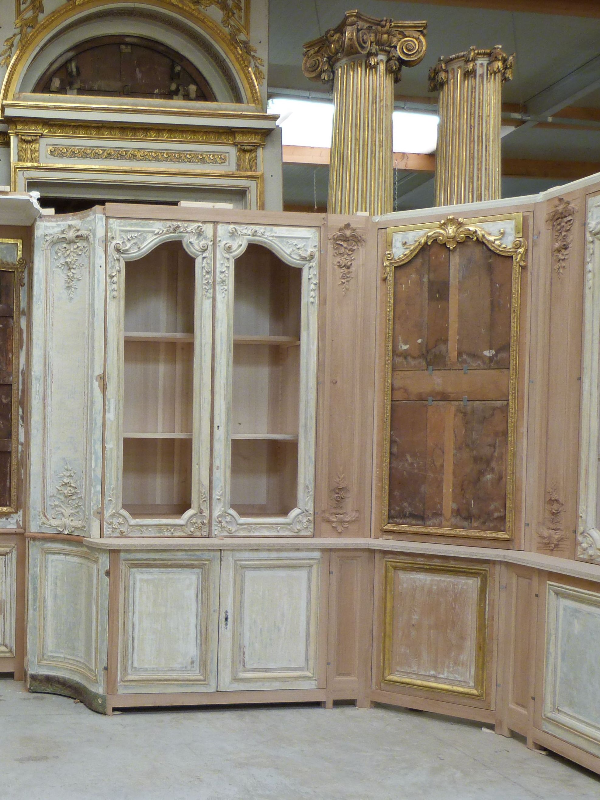 Paris - Musée du Louvre - Restauration des lambris de la bibliothèque de l'hôtel de Villemaré