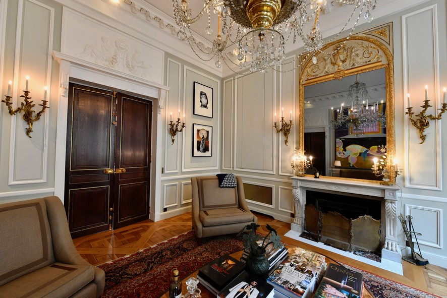 Paris-chantier-privée-fabrication-de-boiseries-menuiseries-intérieures-bibliothèque-mobilier-agencement-salon