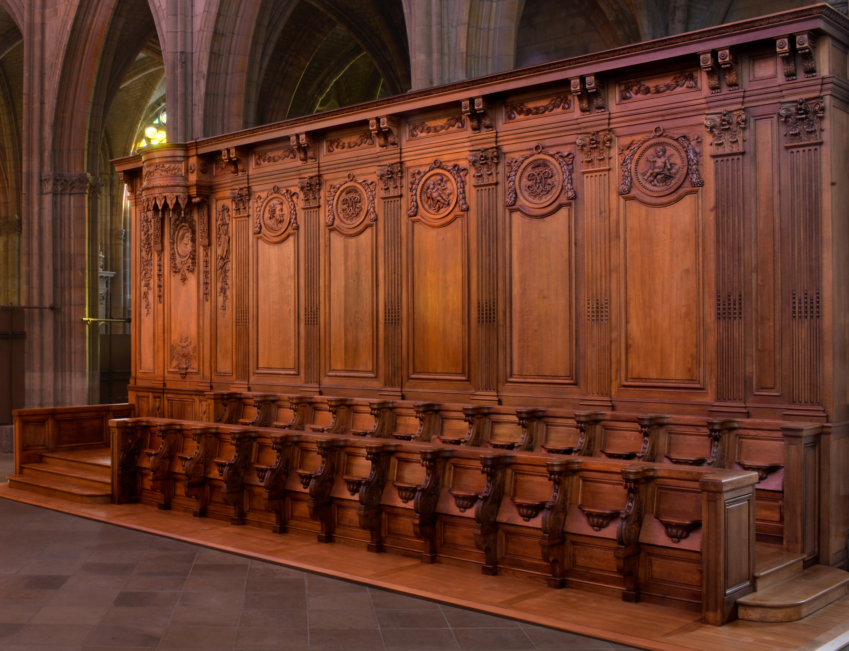 Nevers - Cathédrale St-Cyr-et-Ste-Julitte - Restauration et reconstitution des stalles