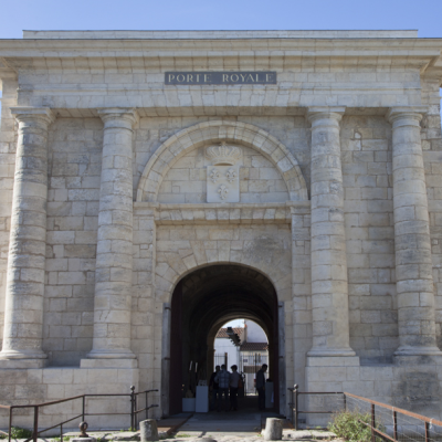 À La Rochelle, la Porte Royale restaurée par les Compagnons de Saint-Jacques