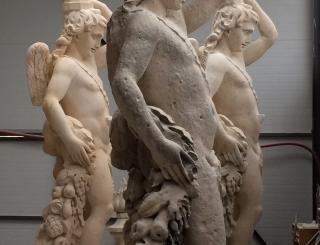 Sculpture neuve des génies de Philippe de Buyster au Val de Grâce