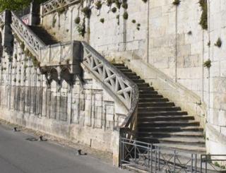 Jacquet Restauration de l'escalier de Pont-St-Esprit 